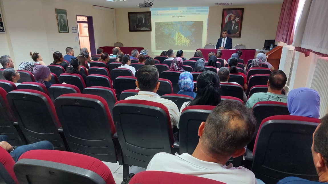 2025-2026 EĞİTİM ÖĞRETİM YILINDA  9. SINIF VELİLERİMİZLE İLK BİLGİLENDİRME TOPLANTISI